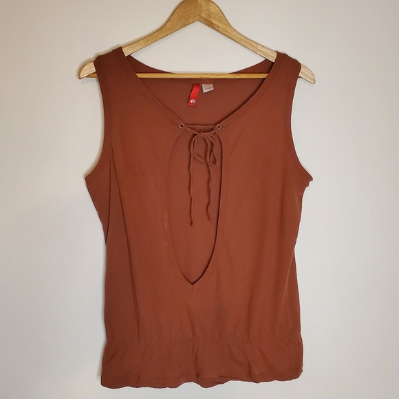 Copper Brown Sleeveless Open Front Window Top with String Enclosure - Picture 10 of 11